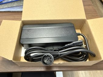 Simplo Batterie Charger 42V 4A Akku-Ladegerät